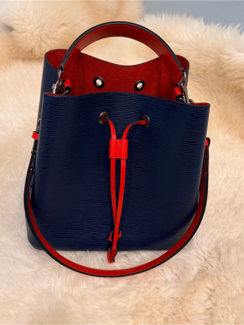 Louis Vuitton Navy and Red Epi Drawstring Shoulder Bag